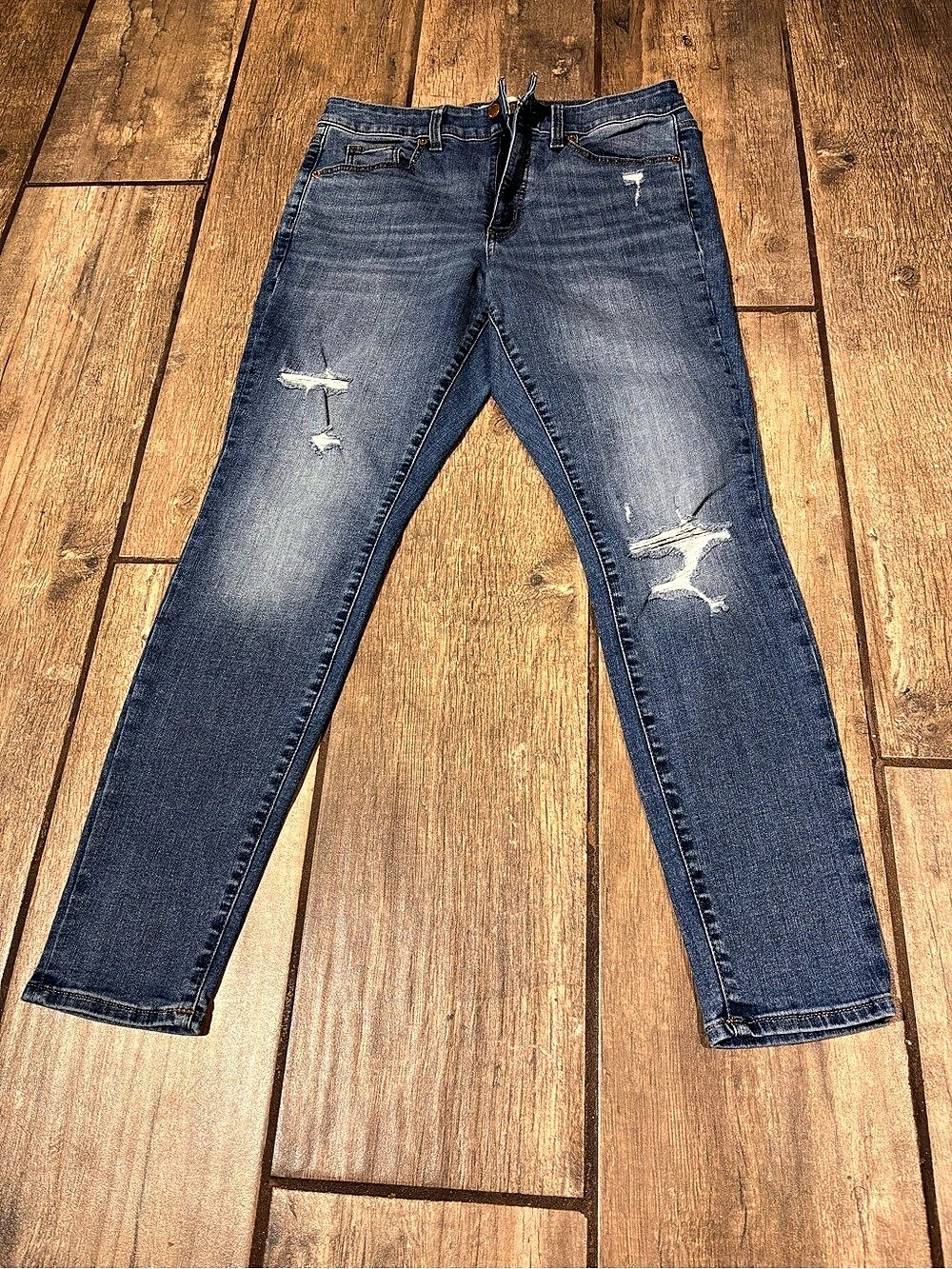 Universal Thread High Rise Skinny Distressed Jeans in Blue Waist 29